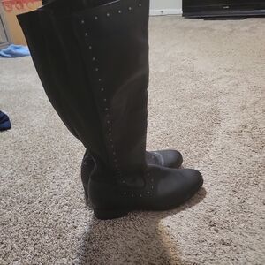 Elegant Black Knee-High Boots